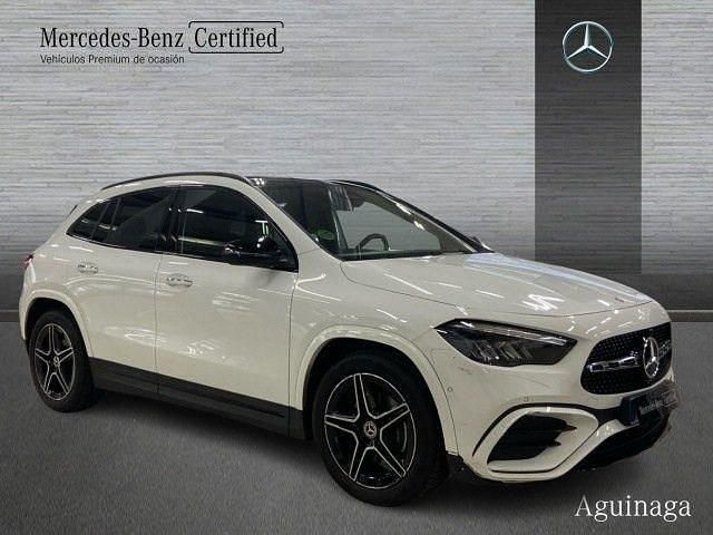 Usado Mercedes GLA200 AMG line 150 CV (110 kW) 2025 Blanco polar SUV
