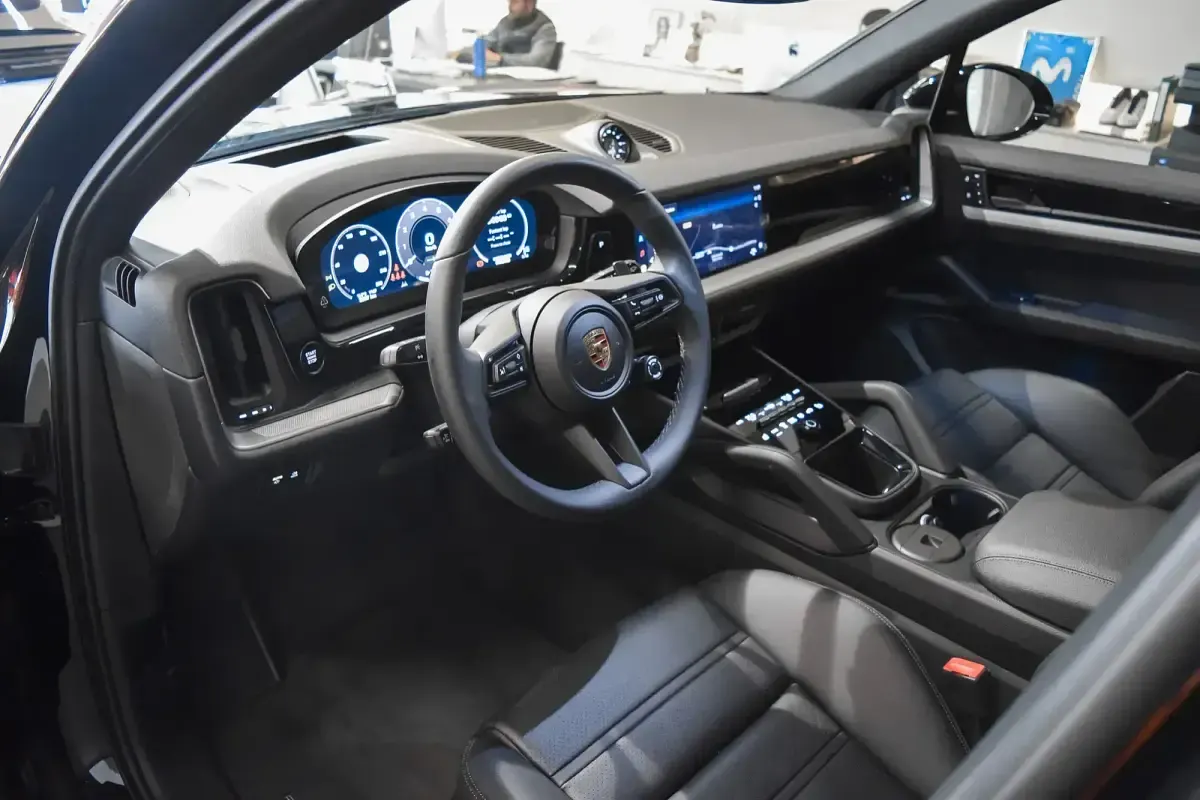 Usado Porsche Cayenne 470 CV (345 kW) 2024 Negro SUV