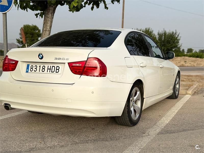 Usado BMW 320 Efficient Dynamics 163 CV (119 kW) 2011 Blanco Familiar