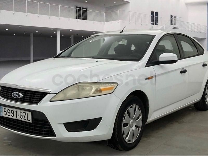 Usado Ford Mondeo Ambiente 125 CV (91 kW) 2010 Blanco Berlina