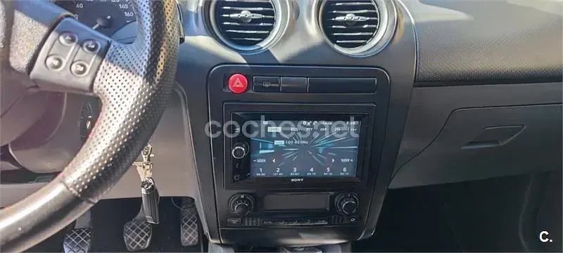 Usado Seat Cordoba Reference 100 CV (73 kW) 2007 Gris / plata Berlina