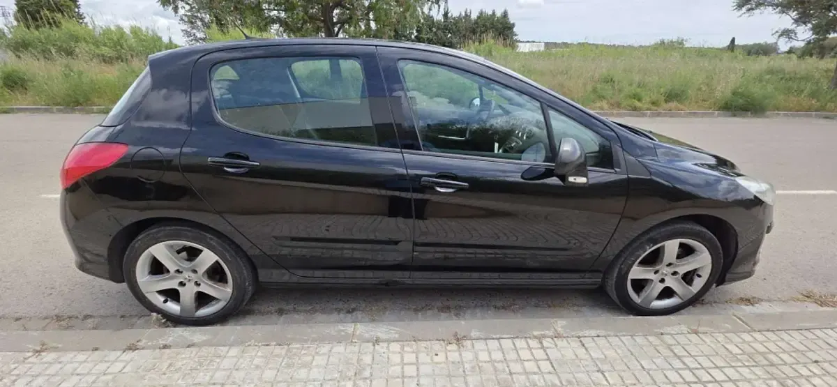 Usado Peugeot 308 Business-Line 109 CV (80 kW) 2010 Negro Utilitario