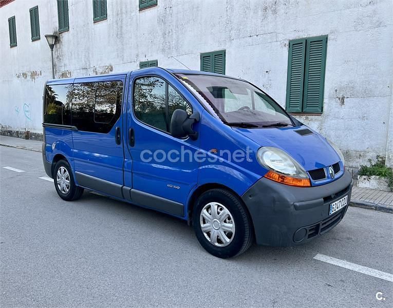 Usado Renault Trafic 150 CV (110 kW) 2024 Azul Monovolumen
