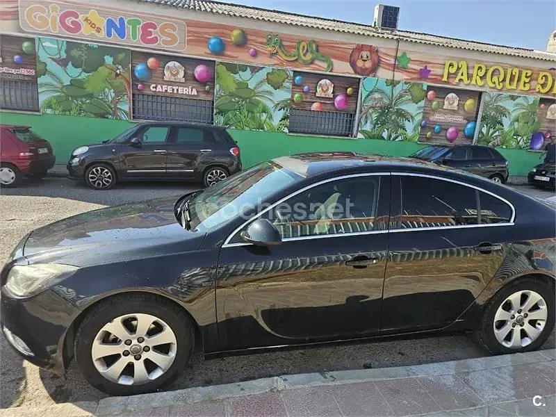 Usado Opel Insignia Edition 140 CV (102 kW) 2011 Negro Berlina