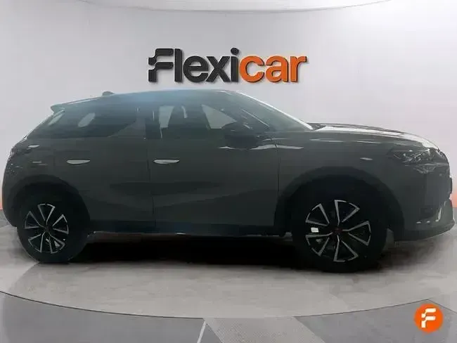 Usado DS Automobiles DS3 Crossback Performance 130 CV (95 kW) 2023 Gris SUV