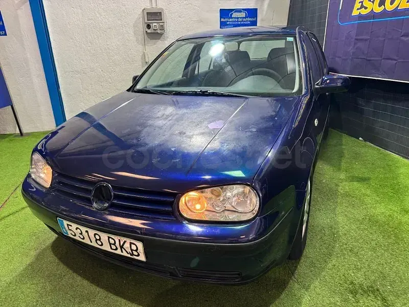 Usado VW Golf IV 110 CV (80 kW) 2001 Azul Berlina