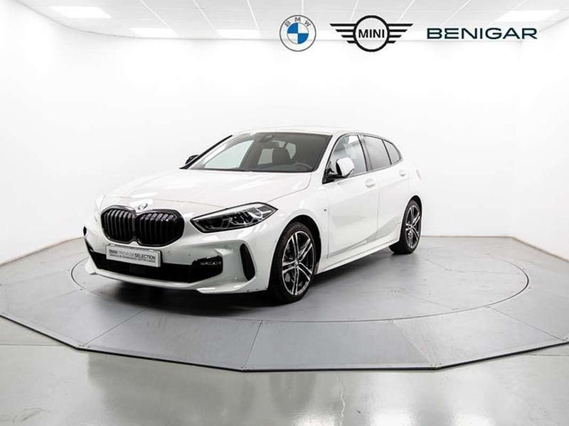 Blanco Usado 2021 BMW 118 Utilitario | 26.900 € (Un poco caro) - Imagen 1/4