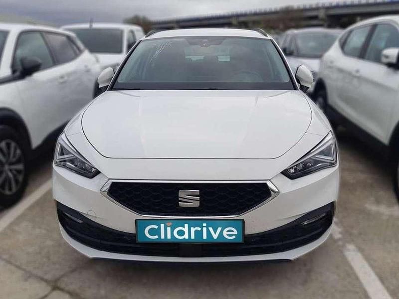 Usado Seat Leon ST Style 150 CV (110 kW) 2022 Blanco Familiar