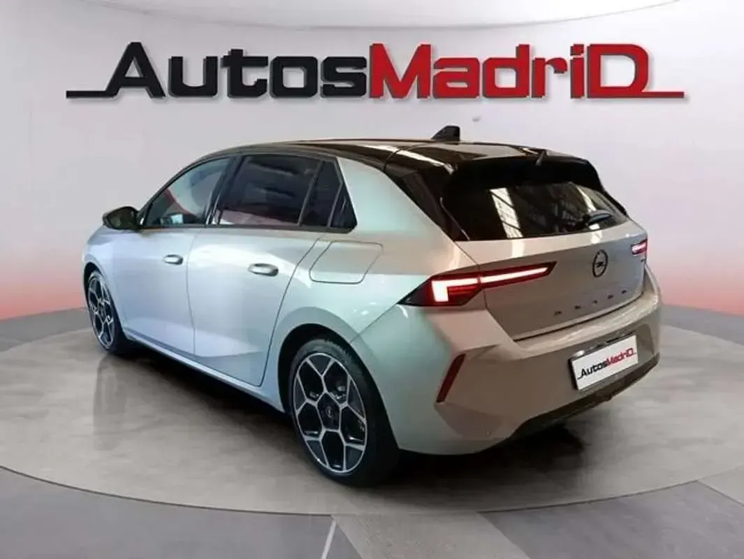 Usado Opel Astra 179 CV (131 kW) 2024 Gris Utilitario