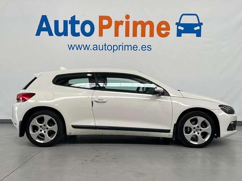 Begagnad VW Scirocco 160 HK (117 kW) 2009 Vit Sportkupé