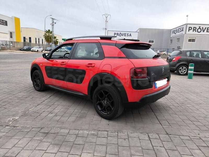 Usado Citroën C4 Feel 100 CV (73 kW) 2017 Rojo Berlina