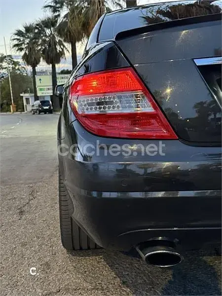 Usado Mercedes C220 Avantgarde 170 CV (125 kW) 2012 Azul Berlina