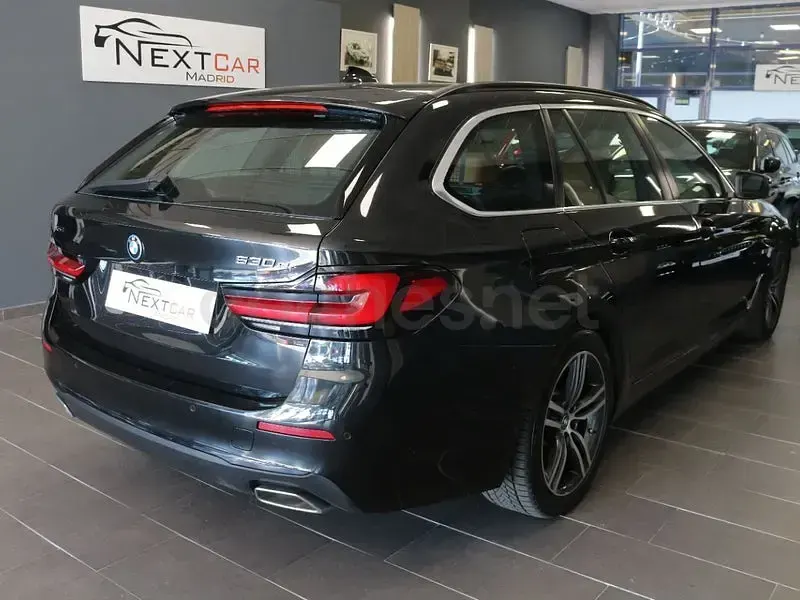 Usado BMW 530e Comfort Edition 292 CV (214 kW) 2022 Negro Familiar