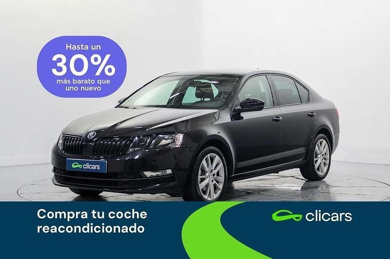 Negro Usado 2020 Skoda Octavia Ambition Utilitario | 15.390 € (Buen precio) - Imagen 1/4