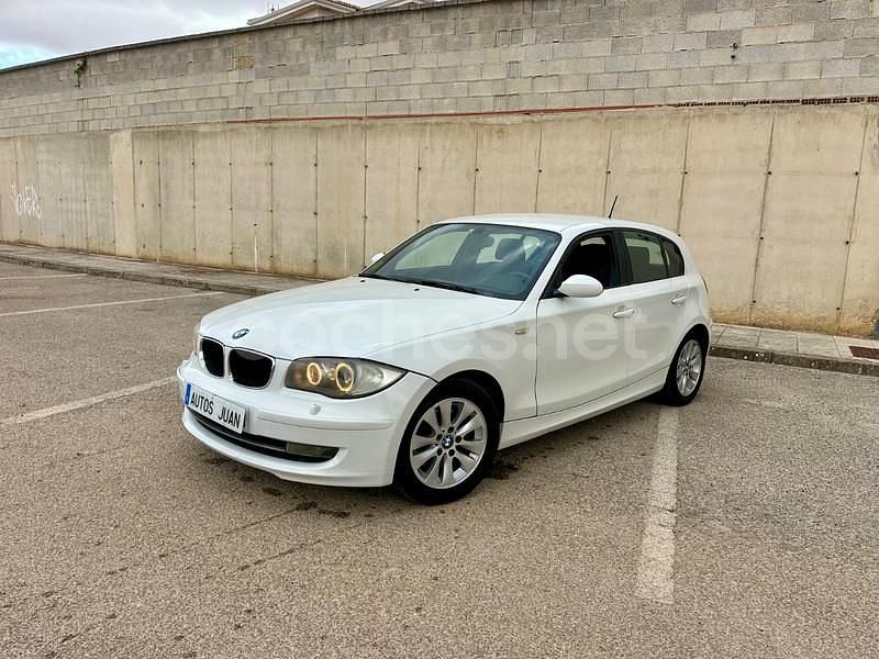 Blanco Usado 2009 BMW 120 Utilitario | 5990 € (Buen precio) - Imagen 1/4