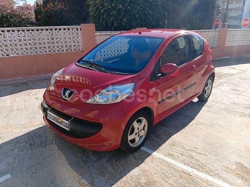 Rojo Usado 2008 Peugeot 107 Urban Move Utilitario | 5000 € (Precio justo) - Imagen 1/4