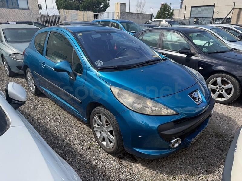 Usado Peugeot 207 90 CV (66 kW) 2006 Azul Berlina