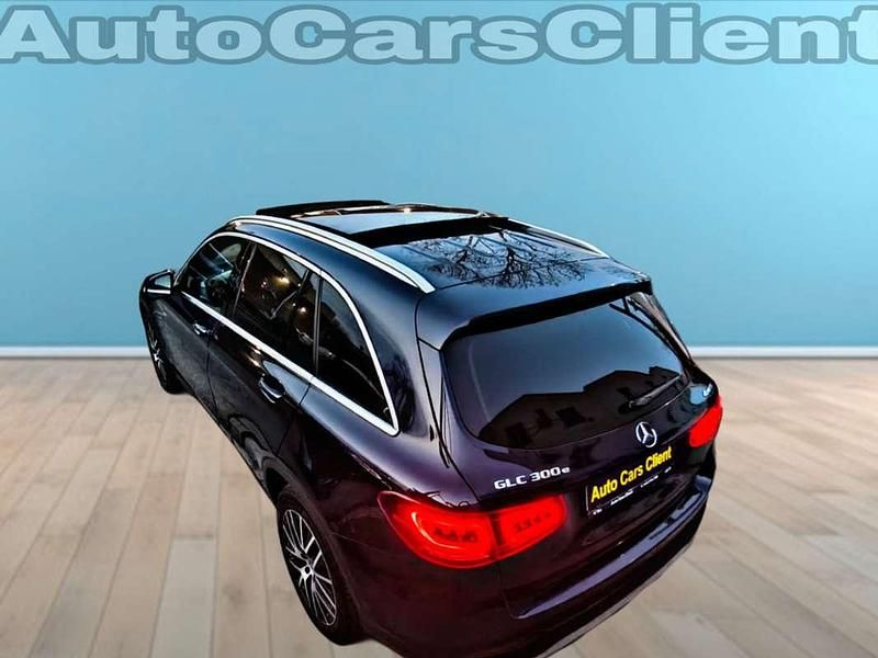 Usado Mercedes GLC300e 320 CV (235 kW) 2020 Azul SUV