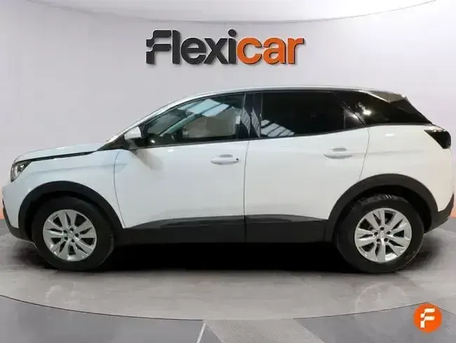Usado Peugeot 3008 Active 130 CV (95 kW) 2018 Blanco SUV