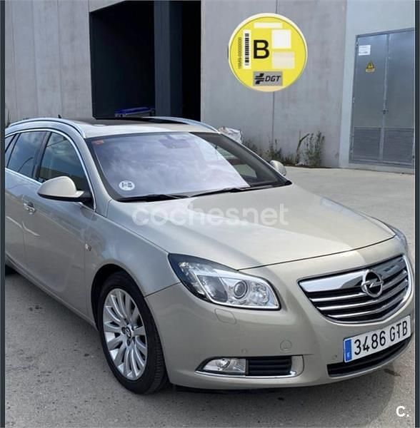 Usado Opel Insignia Cosmo 160 CV (117 kW) 2010 Beige Familiar
