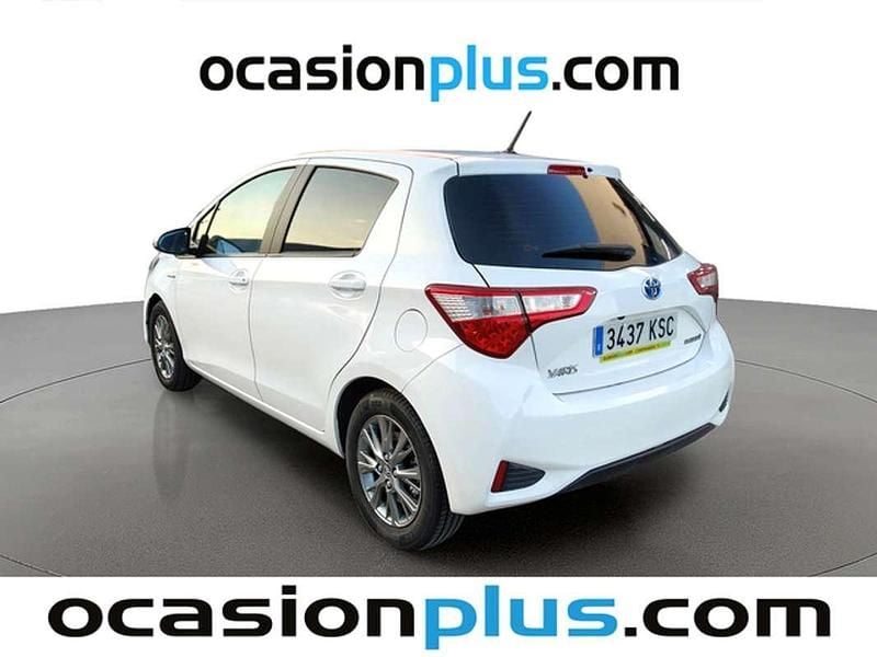 Usado Toyota Yaris Hybrid Active 100 CV (73 kW) 2018 Blanco Utilitario