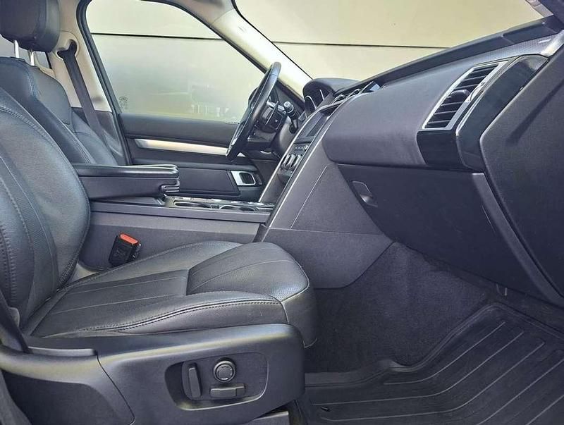 Käytetty Land Rover Discovery 5 Landmark 306 HP (225 kW) 2021 Harmaa Katumaasturi
