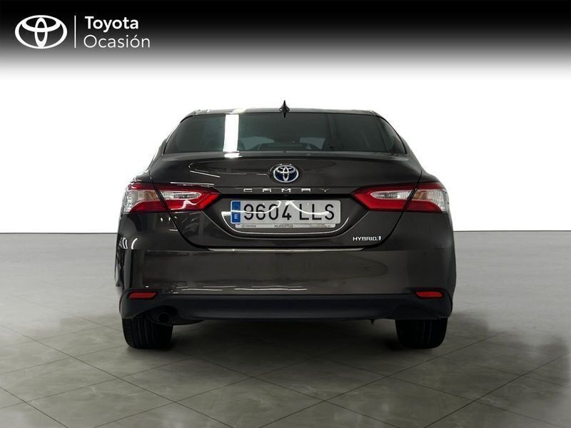 Usado Toyota Camry Advance 218 CV (160 kW) 2020 Marrón Berlina