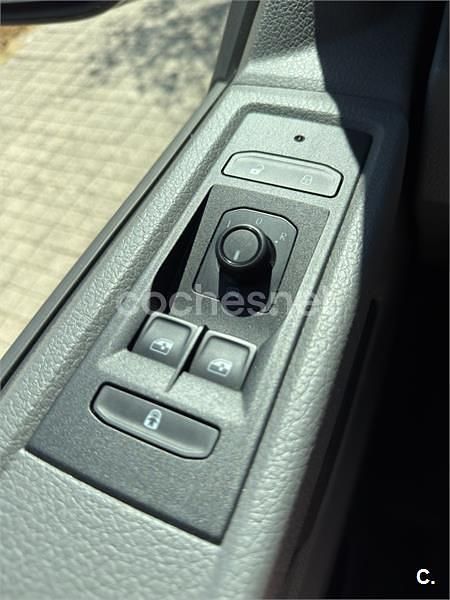 Usado VW Caravelle 150 CV (110 kW) 2020 Gris / plata Monovolumen