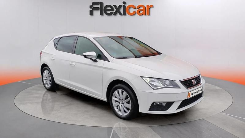 Begagnad Seat Leon Style 115 HK (84 kW) 2019 Vit Sedan