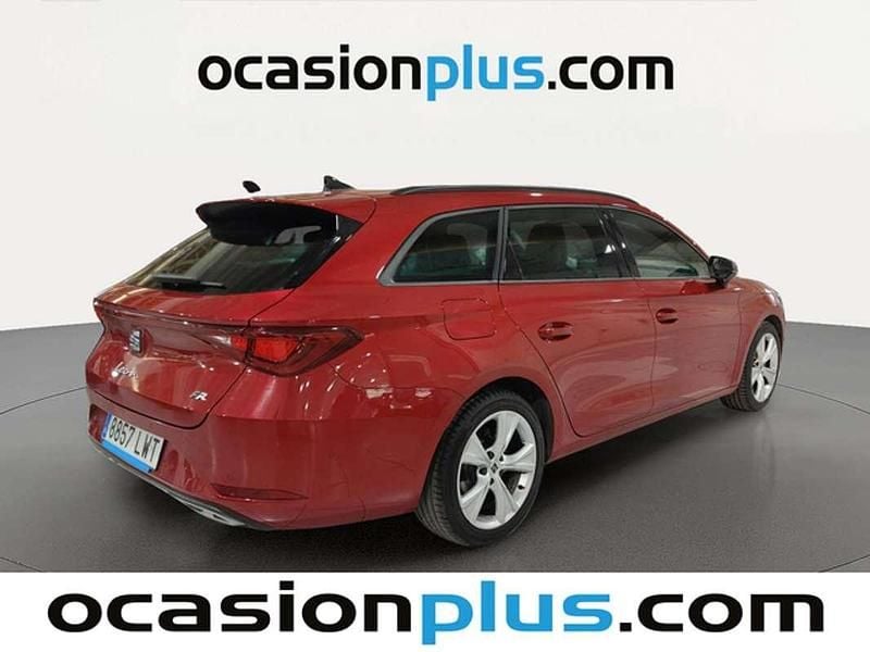 Usado Seat Leon ST FR 150 CV (110 kW) 2022 Rojo Familiar