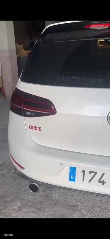 Usado VW Golf VII GTI 310 CV (228 kW) 2017 Blanco Berlina