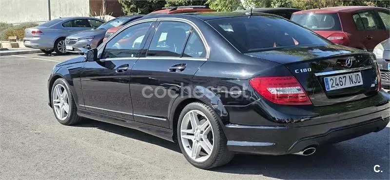 Usado Mercedes C180 156 CV (114 kW) 2013 Negro Berlina