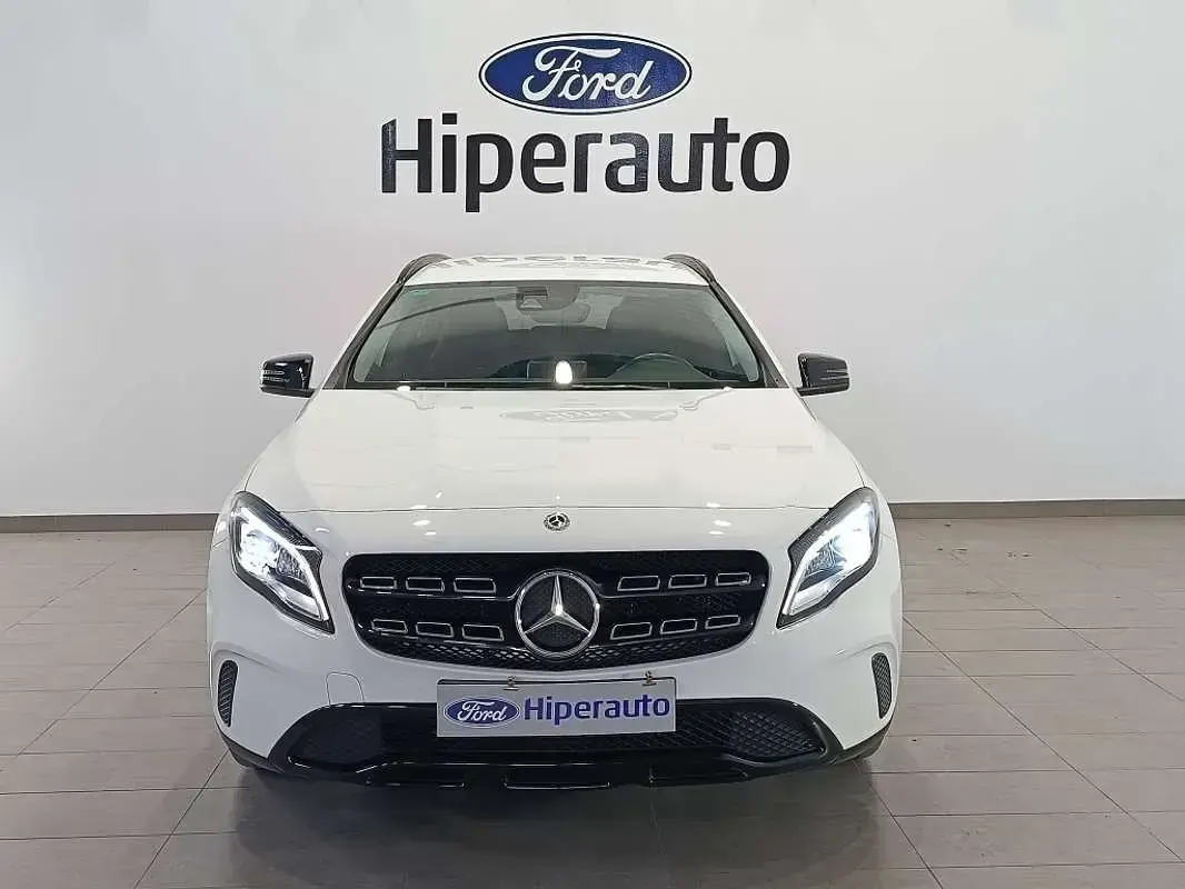 Usado Mercedes GLA200 AMG line 136 CV (100 kW) 2018 Blanco SUV
