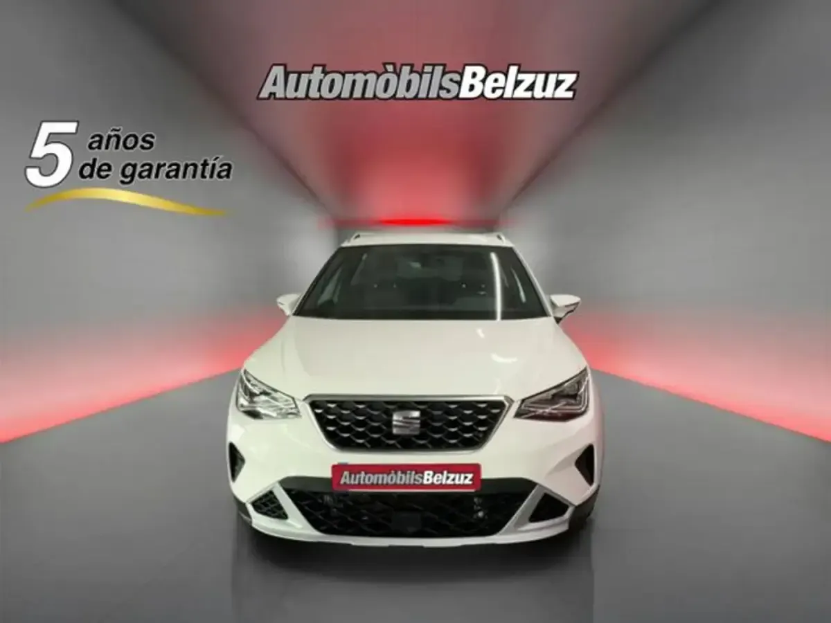 Usado Seat Arona Xperience 110 CV (80 kW) 2023 Blanco SUV