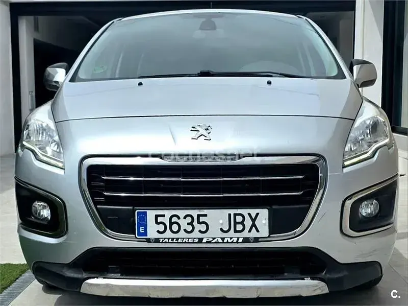 Usado Peugeot 3008 Allure 120 CV (88 kW) 2014 Blanco Familiar
