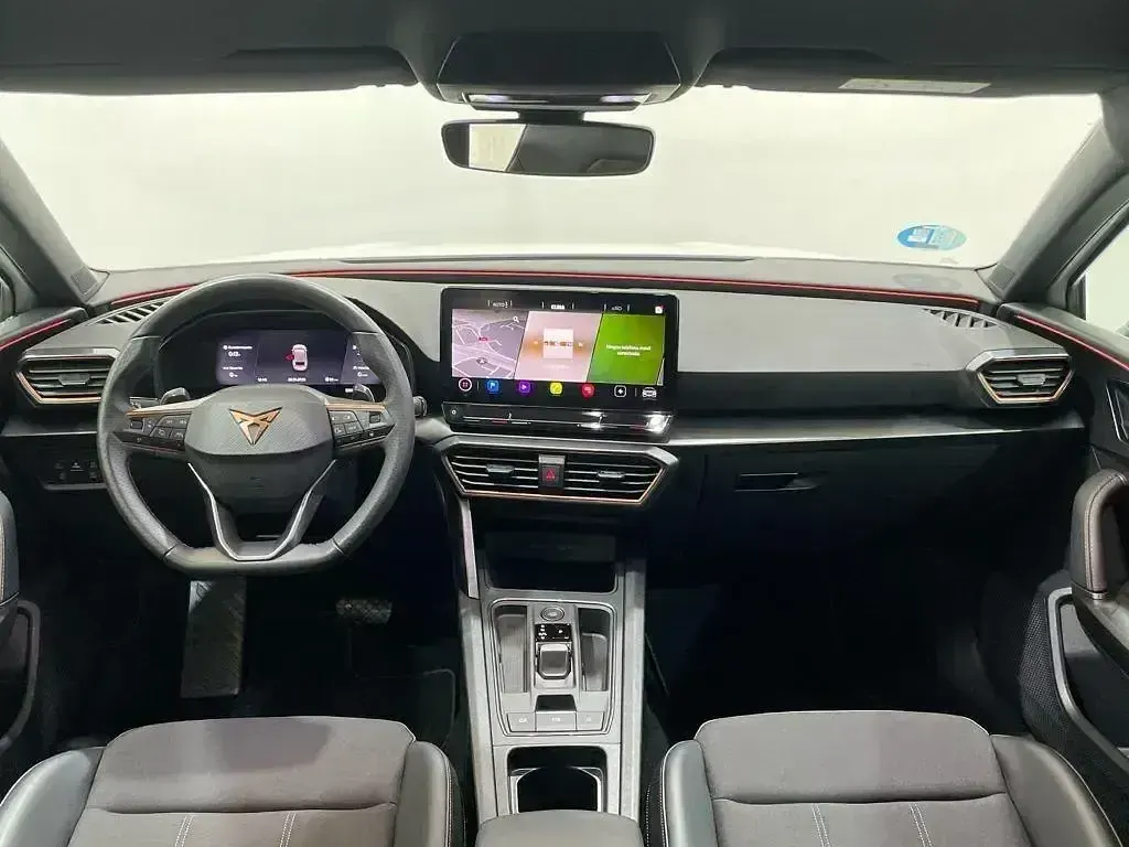 Usado Cupra Leon 150 CV (110 kW) 2024 Blanco Familiar