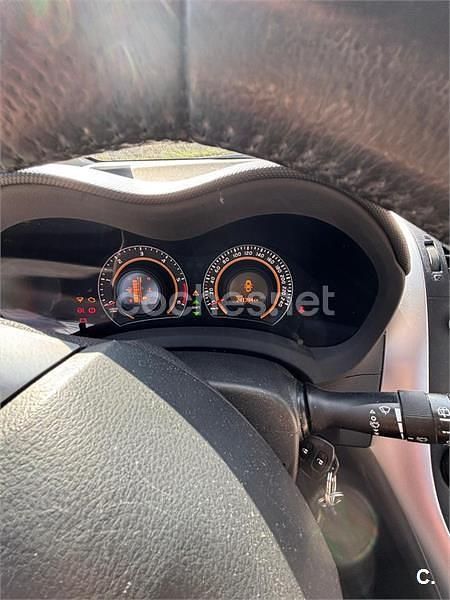 Usado Toyota Auris Luna 90 CV (66 kW) 2010 Azul Utilitario