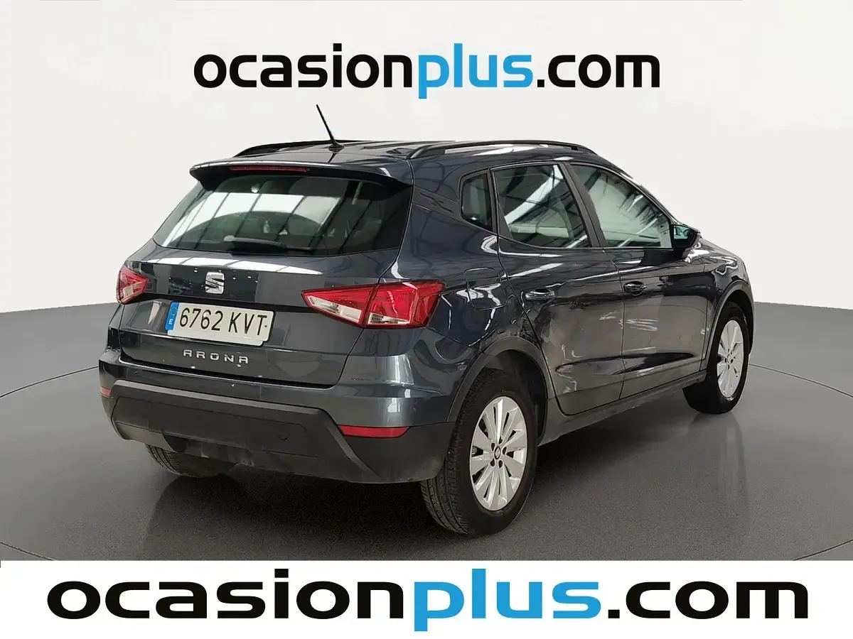 Usado Seat Arona Style 116 CV (85 kW) 2019 Gris SUV