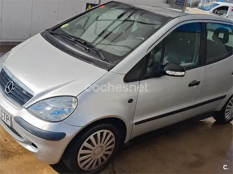 Usado Mercedes A140 Classic 82 CV (60 kW) 2004 Gris / plata Monovolumen