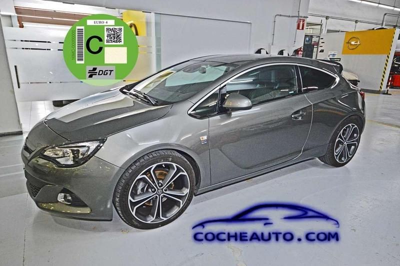 Usado Opel Astra GTC Sportive 200 CV (147 kW) 2017 Gris Utilitario