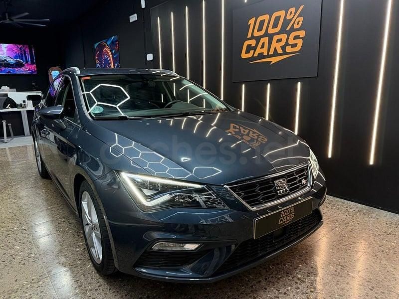 Usado Seat Leon FR 150 CV (110 kW) 2018 Gris / plata Berlina