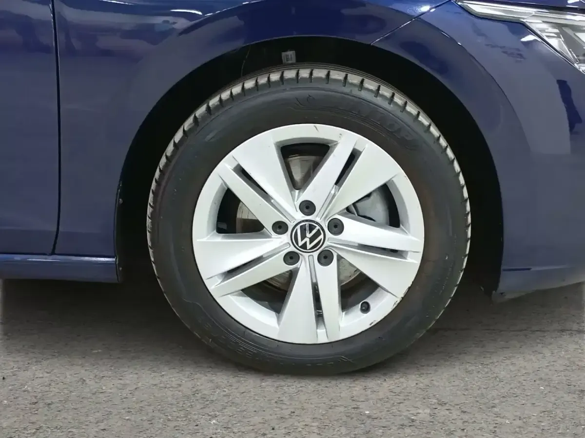 Usado VW Golf VIII Life 115 CV (84 kW) 2023