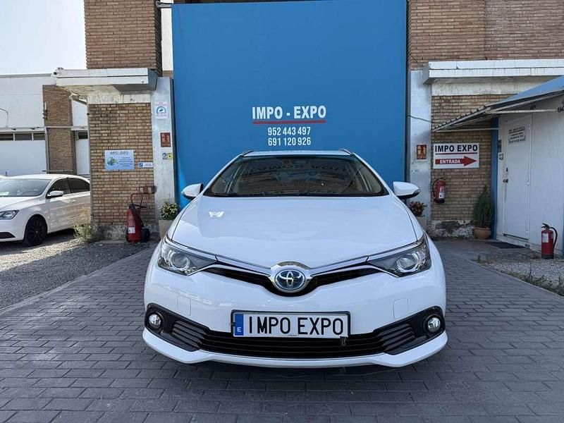 Usado Toyota Auris Touring Sports Advance 136 CV (100 kW) 2017 Blanco Familiar