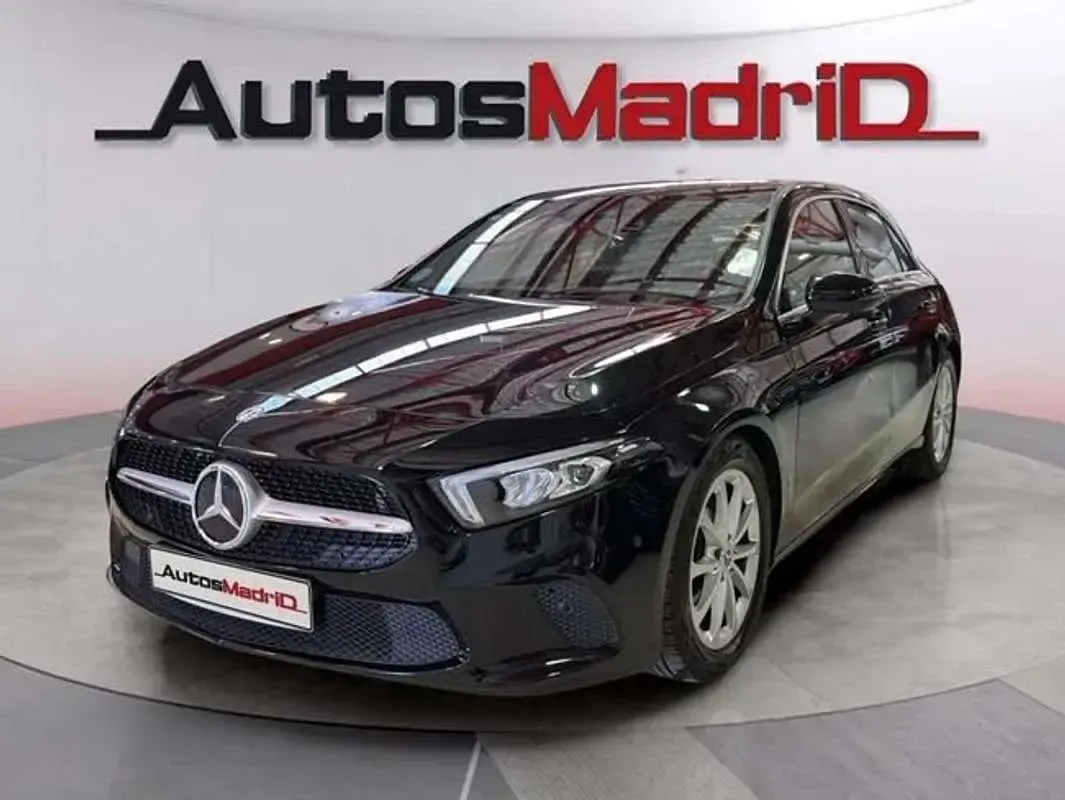 Usado Mercedes A180 116 CV (85 kW) 2019 Negro Utilitario