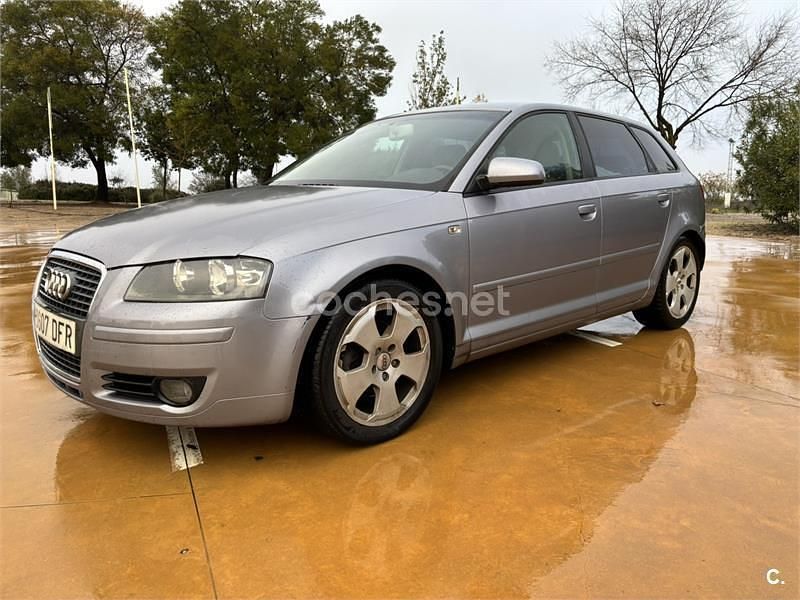 Usado Audi A3 Ambiente 140 CV (102 kW) 2005 Gris / plata Berlina