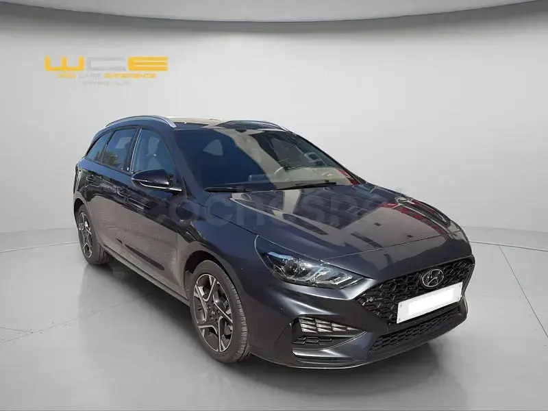 Usado Hyundai i30 N Line 120 CV (88 kW) 2023 Gris / plata Familiar