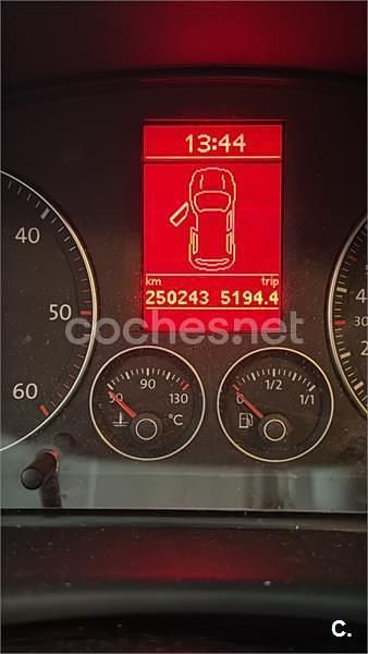 Negro Usado 2010 VW Touran Edition Monovolumen | 5700 € (Precio justo) - Imagen 1/4