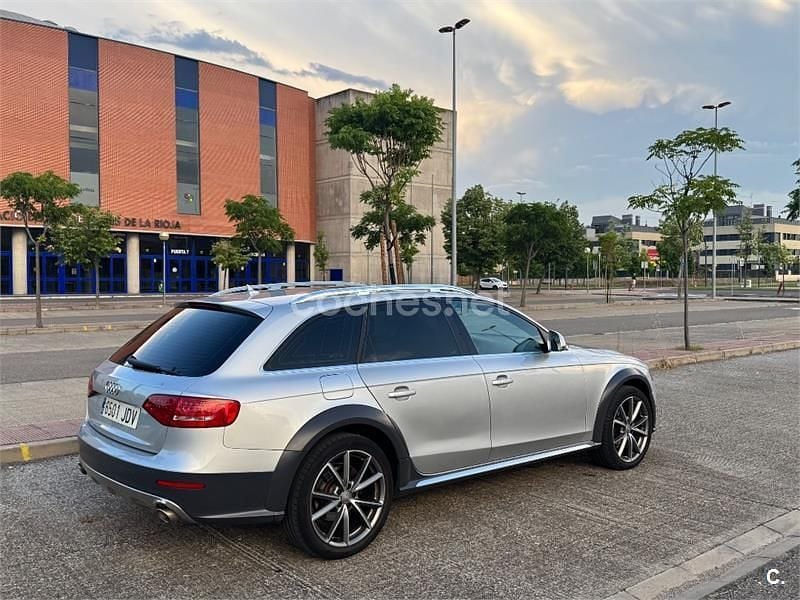 Usado Audi A4 Allroad 240 CV (176 kW) 2011 Gris / plata Familiar