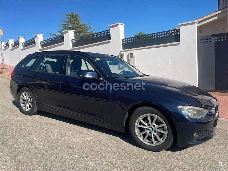 Usado BMW 318 143 CV (105 kW) 2014 Azul Familiar