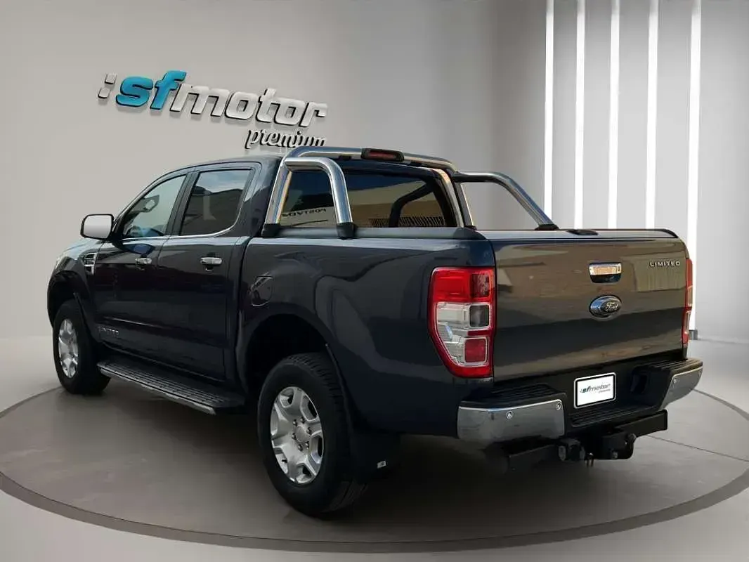 Usado Ford Ranger 200 CV (147 kW) 2016 Azul Pickup/Camioneta
